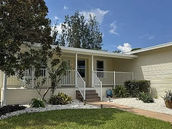 1116 W Lakeview Dr, Sebastian, FL 32958