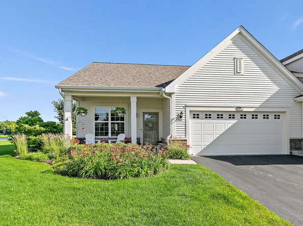545 Autumn Cir, Pingree Grove, IL 60140