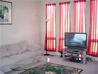 2nd image of 404 NE Emerald Dr
