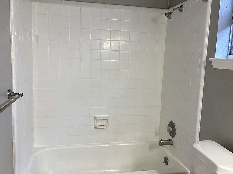 331 W Mistletoe Ave #201 — Photo 18