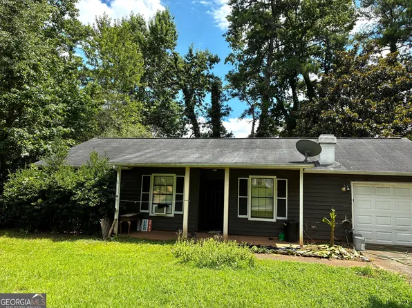 3901 Wood Path Dr, Stone Mountain, GA 30083