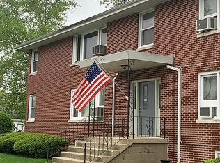 565 E Division St APT 1, Lockport, IL 60441