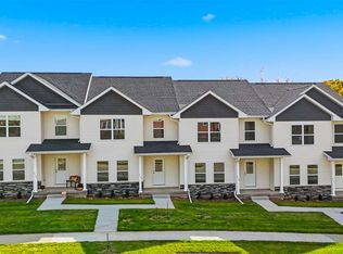 715 E Foster Rd, Iowacity, IA 52245