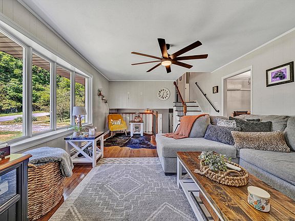 5th image of 640 Dawnridge Ln