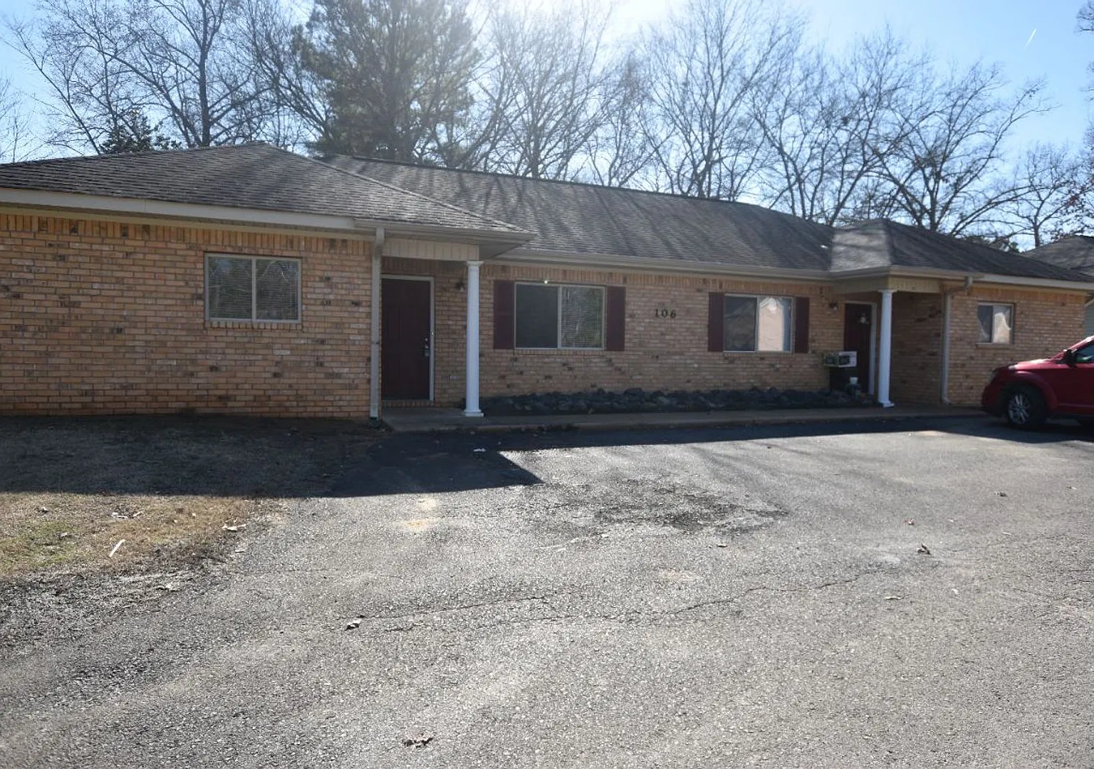 Shady Way Duplexes — Photo 1