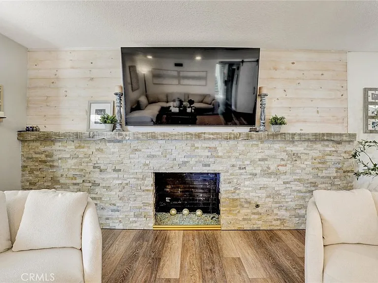 25262 Tasman Rd — Photo 10