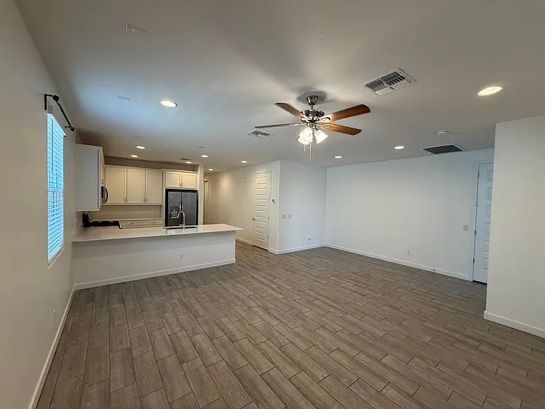 36375 W Leonessa Ave — Photo 10