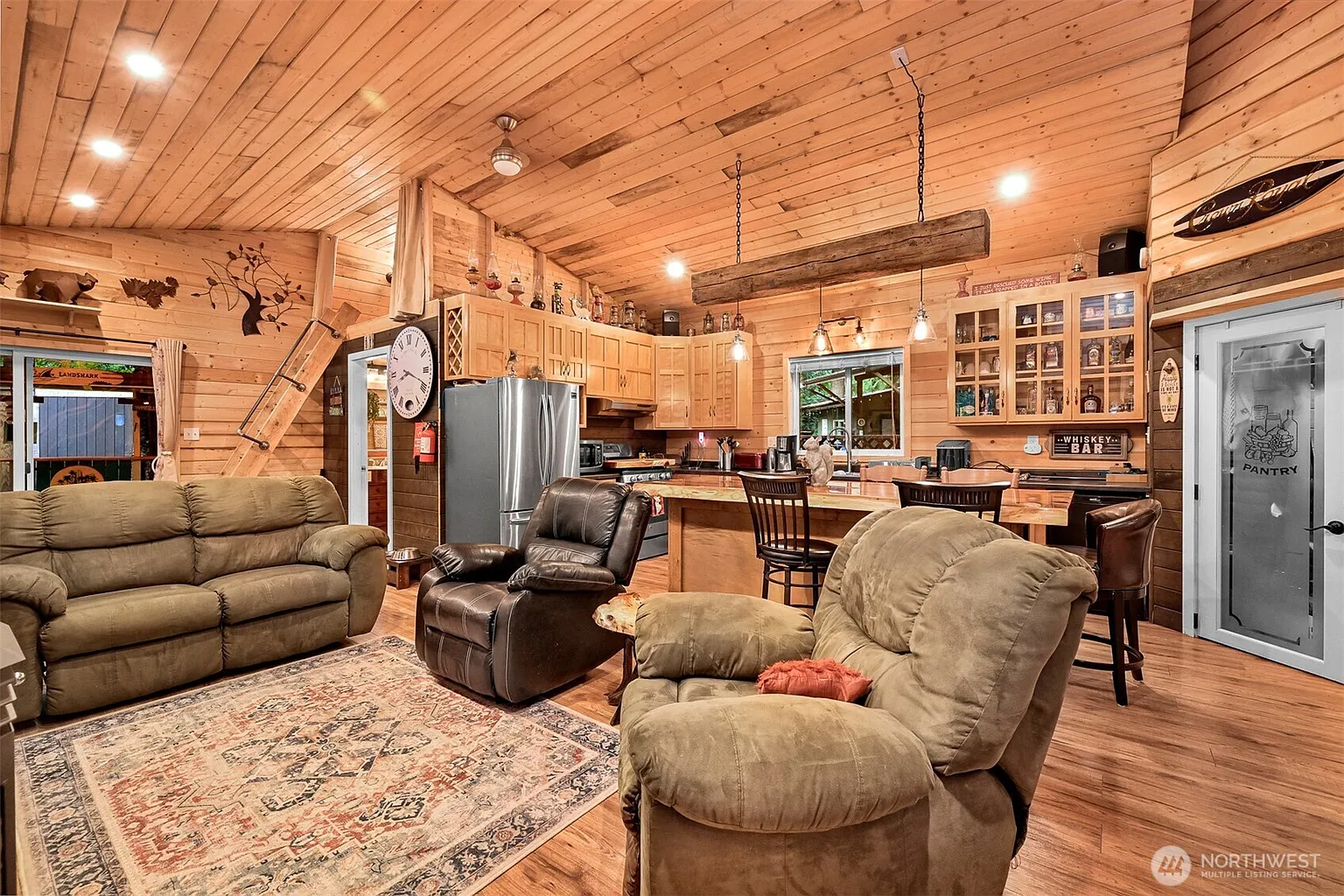 1124 Alder Lane photo 1