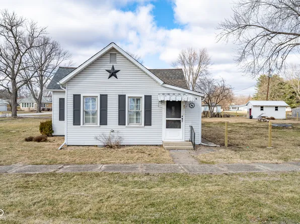 87 E North 1st St, Carbon, IN 47837