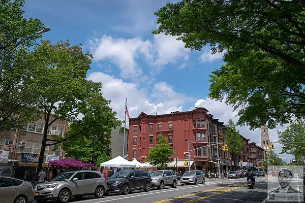 Rented by Highline Residential | media 22