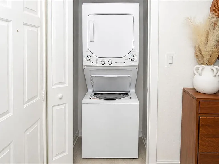 8714 Mallard Reserve Dr #201 — Photo 4