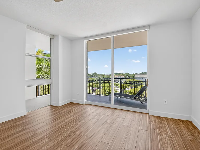 550 Okeechobee Blvd #423 — Photo 29