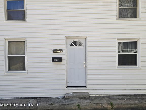 5th image of 418 Crane St