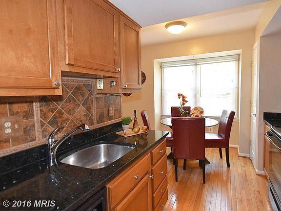 4th image of 4982 McFarland Dr