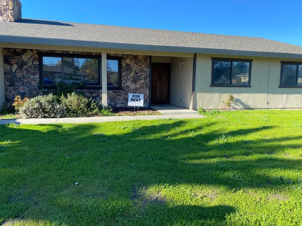 1100 El Toro Dr, Hollister, CA 95023