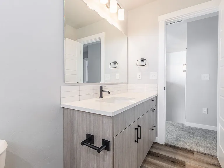 2640 N Silver Wolf Ave — Photo 43