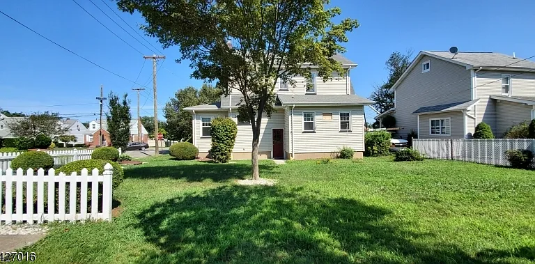54 Park Ave — Photo 15