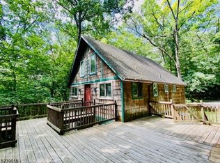 32 Peach Tree Rd, Vernon, NJ 07462