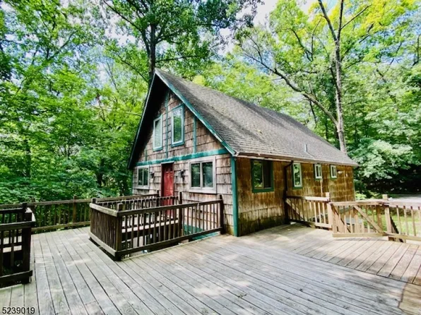 32 Peach Tree Rd, Vernon Twp., NJ 07462