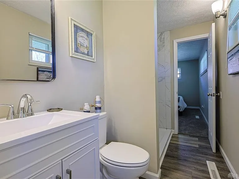5595 Shady Oak St — Photo 4
