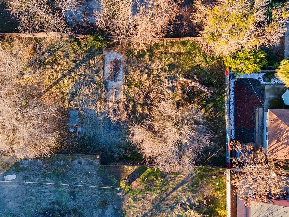 1st image of 2762 Oakmont St