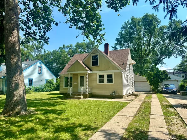 1942 E Pine St, Kankakee, IL 60901