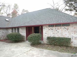 232 Branding Iron Ln, Holly Lake Ranch, TX 75765