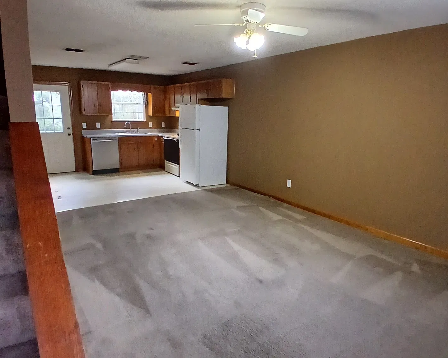 2 bed, 1.5 bath, $995 — Photo 2