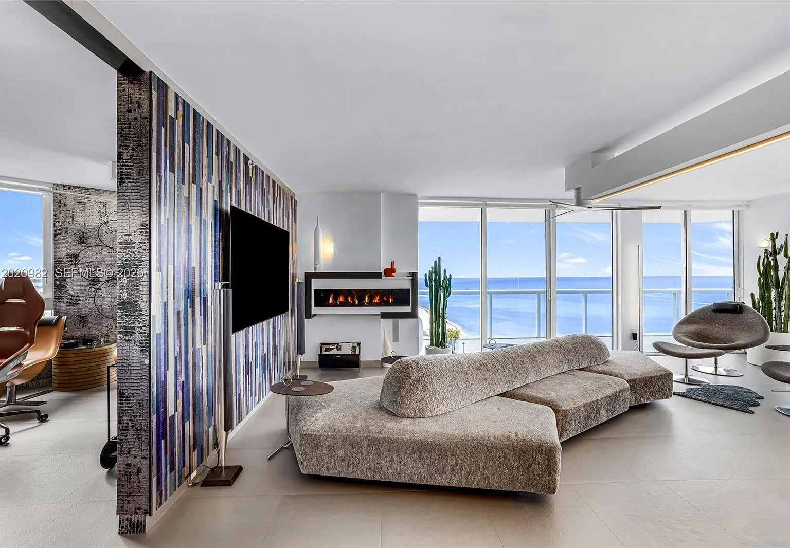 Akoya Condo — Photo 3