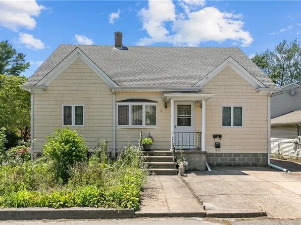 101 Arlington Ave, Warren, RI 02885