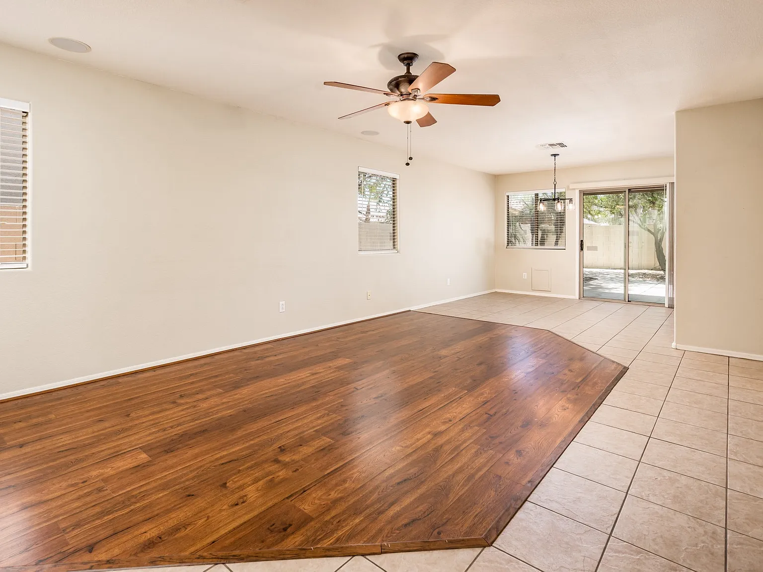 3 bed, 1265 sqft, $2,100 — Photo 3