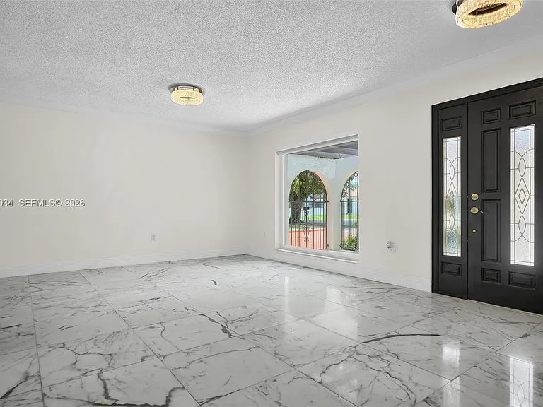 9031 SW 11th St — Photo 6