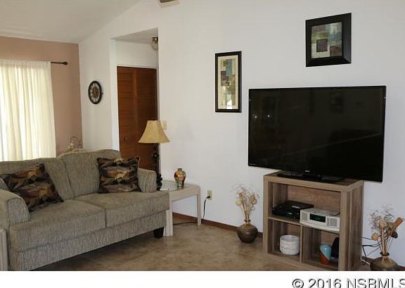 3rd image of 225 Wildwood Dr