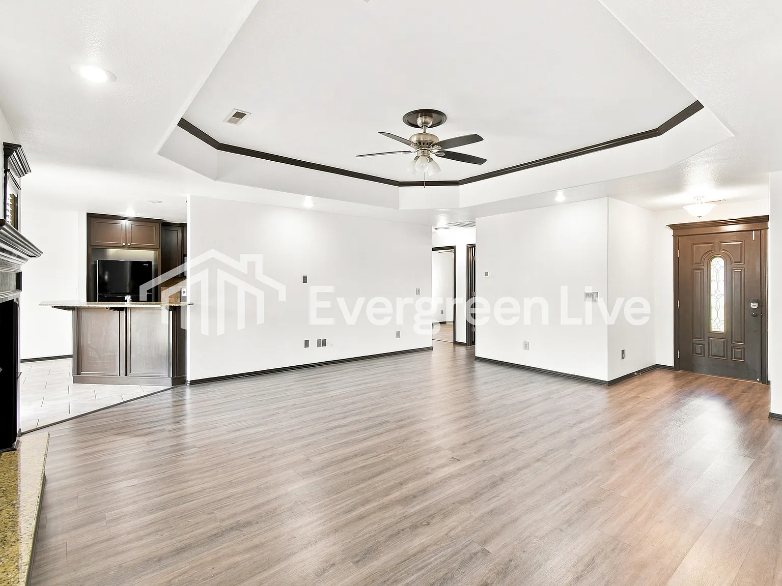 3 bed, 2.0 bath, 1500 sqft, $1,645 — Photo 4