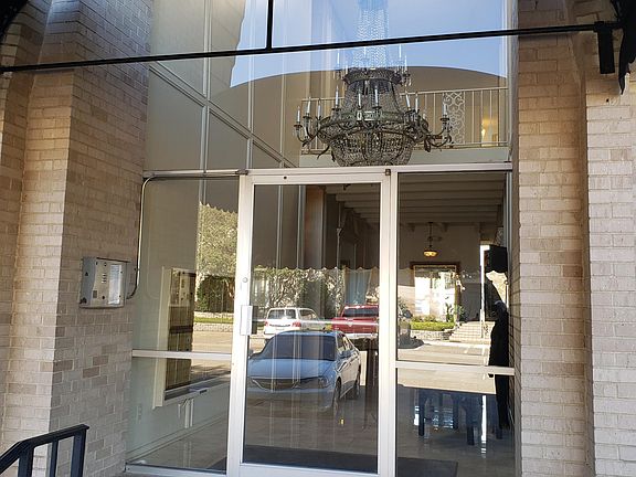 2nd image of 6306 Diamond Head Cir APT 201