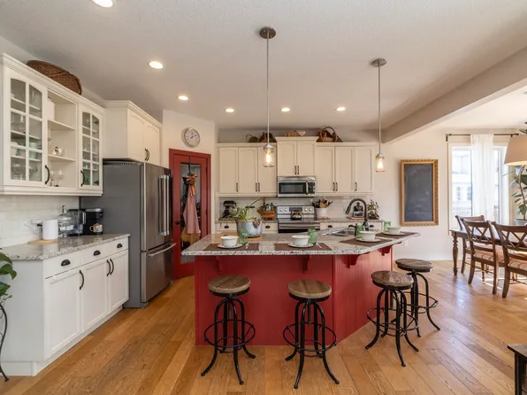 5315 17th Ave SW, Edmonton, AB T6X 1R2