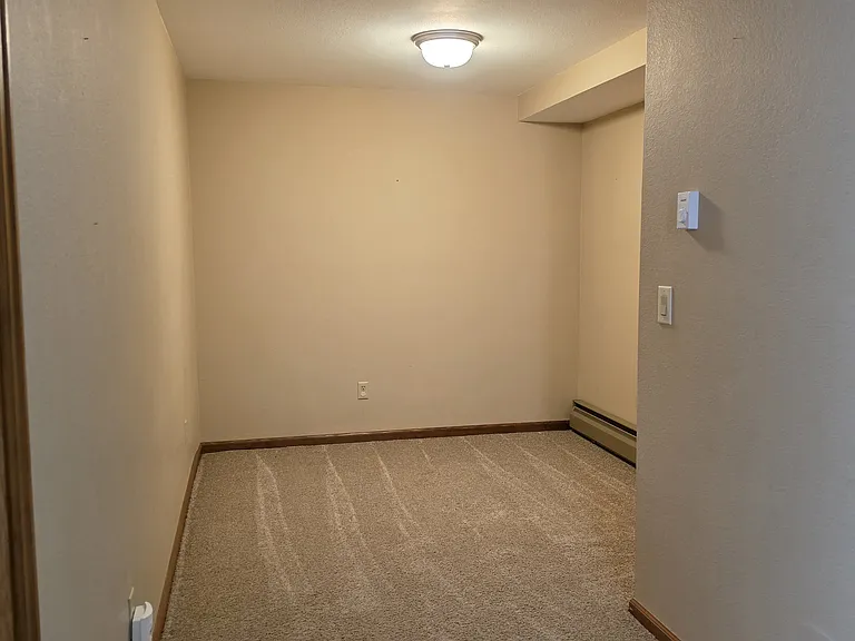 697 Northwestern Pl — Photo 20