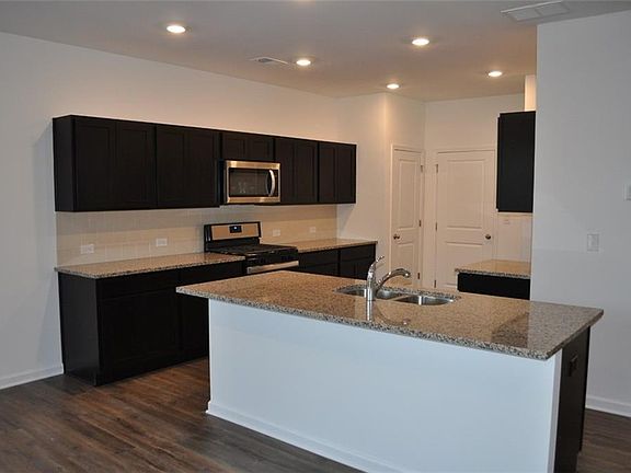 4th image of 5745 Thornton Dr
