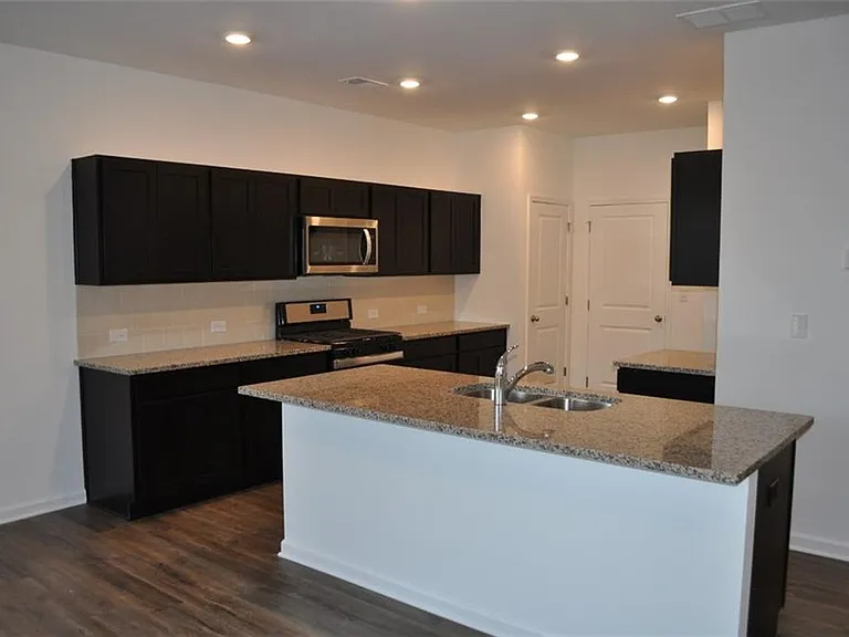 5745 Thornton Dr — Photo 4