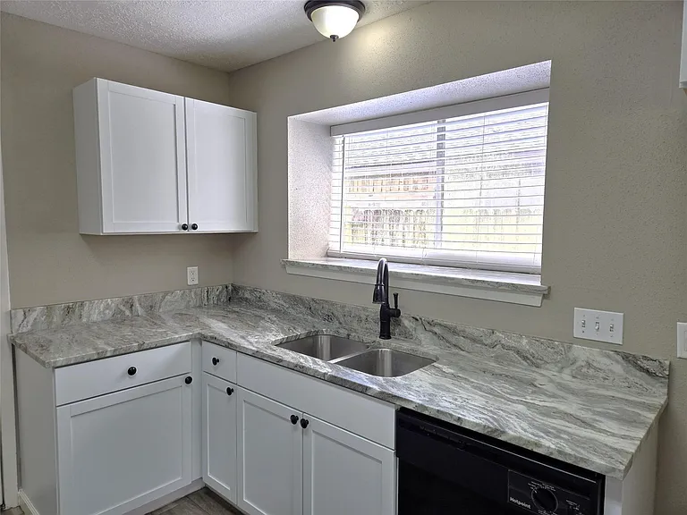 24015 Farm Hill Rd — Photo 9