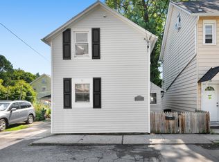 831 School St, Fountain Hill, PA 18015