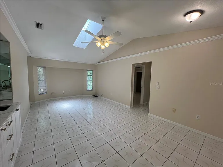 1516 Abel St — Photo 14