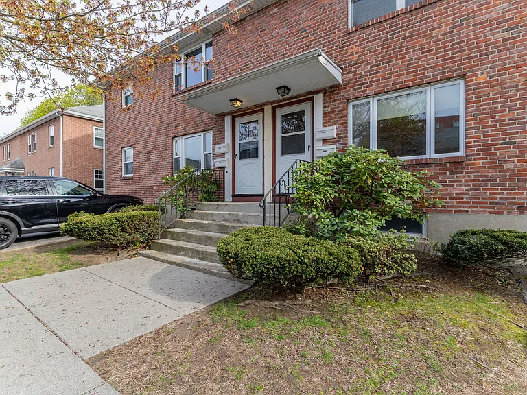 46 Aldrich Rd #A — Photo 27