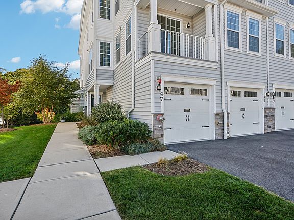 3rd image of 97 Sequoia Dr