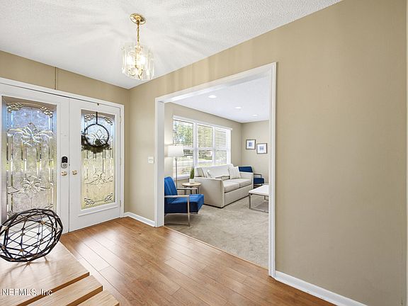 4th image of 3084 WATSON Drive S
