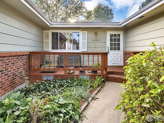 3rd image of 1921 27th Ave