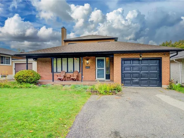 31 Bonfair Ct, Kitchener, ON N2M 4P6
