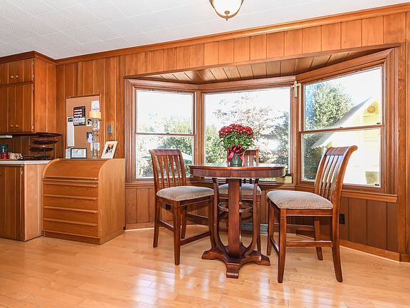 3rd image of 2204 Villa Dr