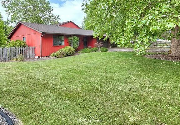 Side view of front yard of main house