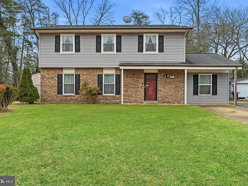 1st image of 644 University Dr